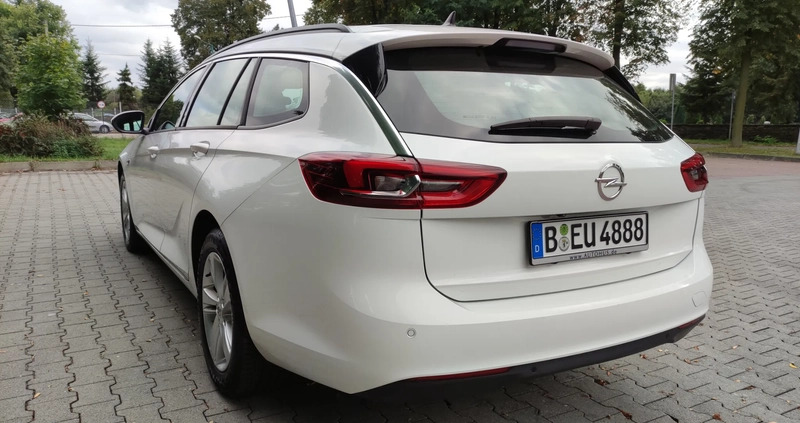 Opel Insignia cena 44900 przebieg: 227000, rok produkcji 2018 z Praszka małe 667